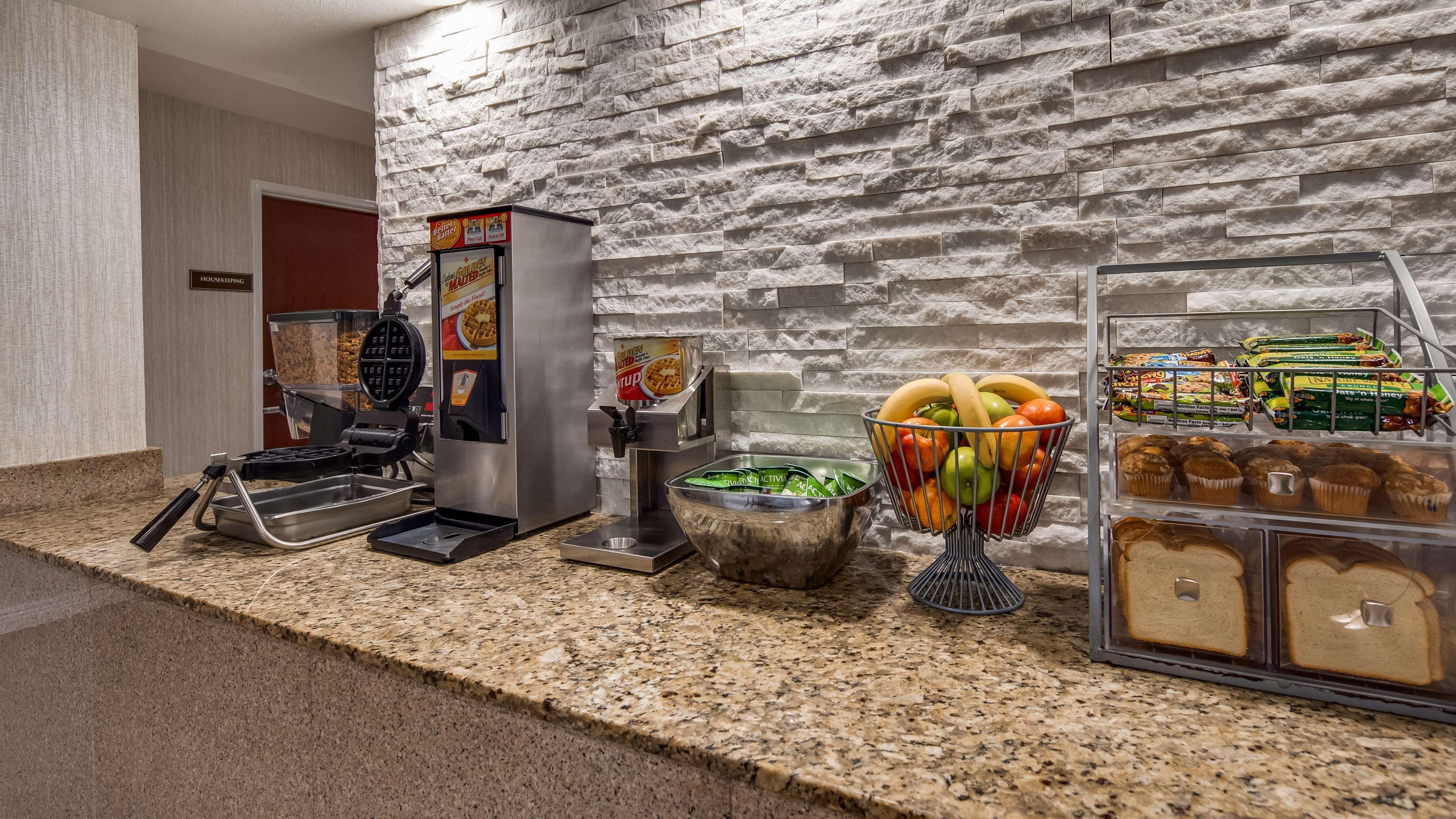Surestay Hotel By Best Western Alexandria Airport Eksteriør billede